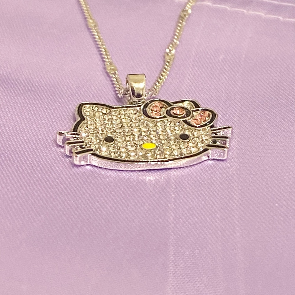 LAST ONE!! Luxury Hello Kitty necklace - Picture 3 of 13